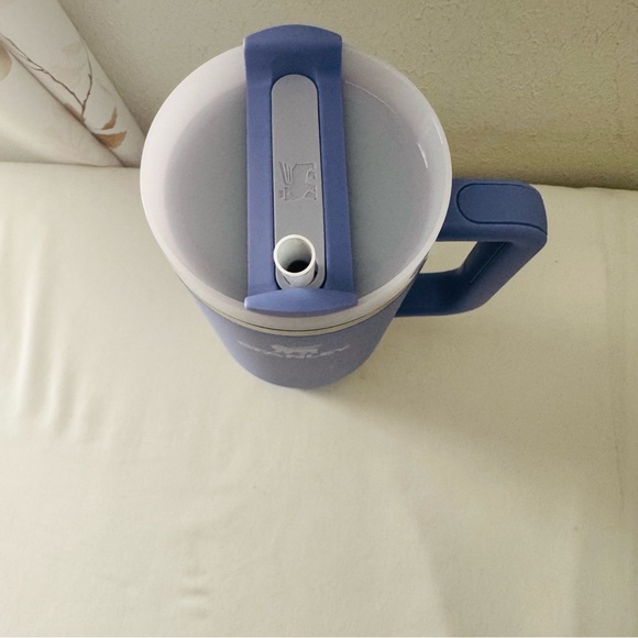 Stanley New The Flowstate Quencher H2.0 Tumbler 40-oz Hydrangea Lilac Hot/Cold - Picture 2 of 6